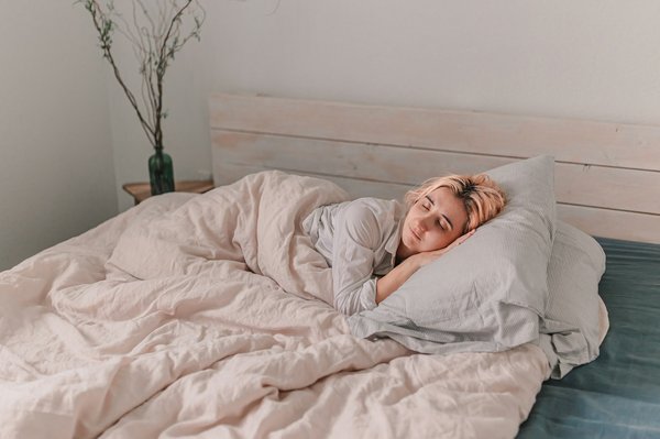 Comment les techniques de relaxation progressive peuvent-elles aider à réduire la pression artérielle?